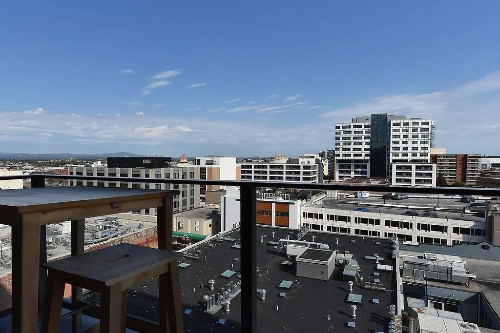 Apartment City Lights At The Era Victoria